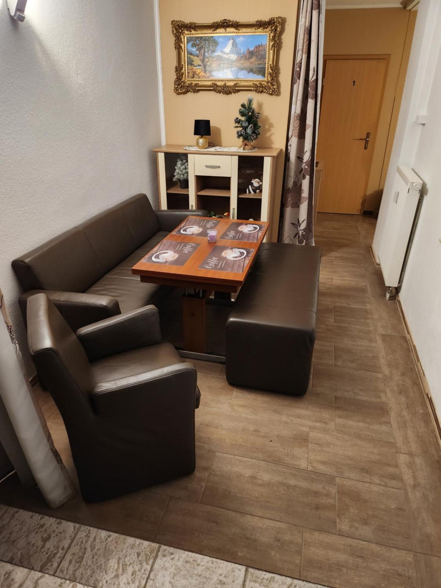 Halle, Top -Preise, 79 Qm Sd Fewo, Eg, Wahlweise Mit 1- 3 Dz, Tv Lounge, Kueche, Bad Wc Einfach Und Gut, Langzeitmieter Vb Preise Halle  Dış mekan fotoğraf