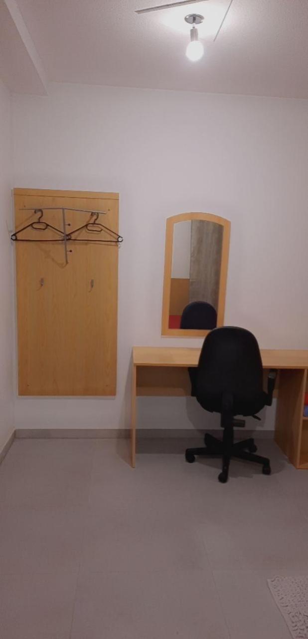 Halle, Top -Preise, 79 Qm Sd Fewo, Eg, Wahlweise Mit 1- 3 Dz, Tv Lounge, Kueche, Bad Wc Einfach Und Gut, Langzeitmieter Vb Preise Halle  Dış mekan fotoğraf