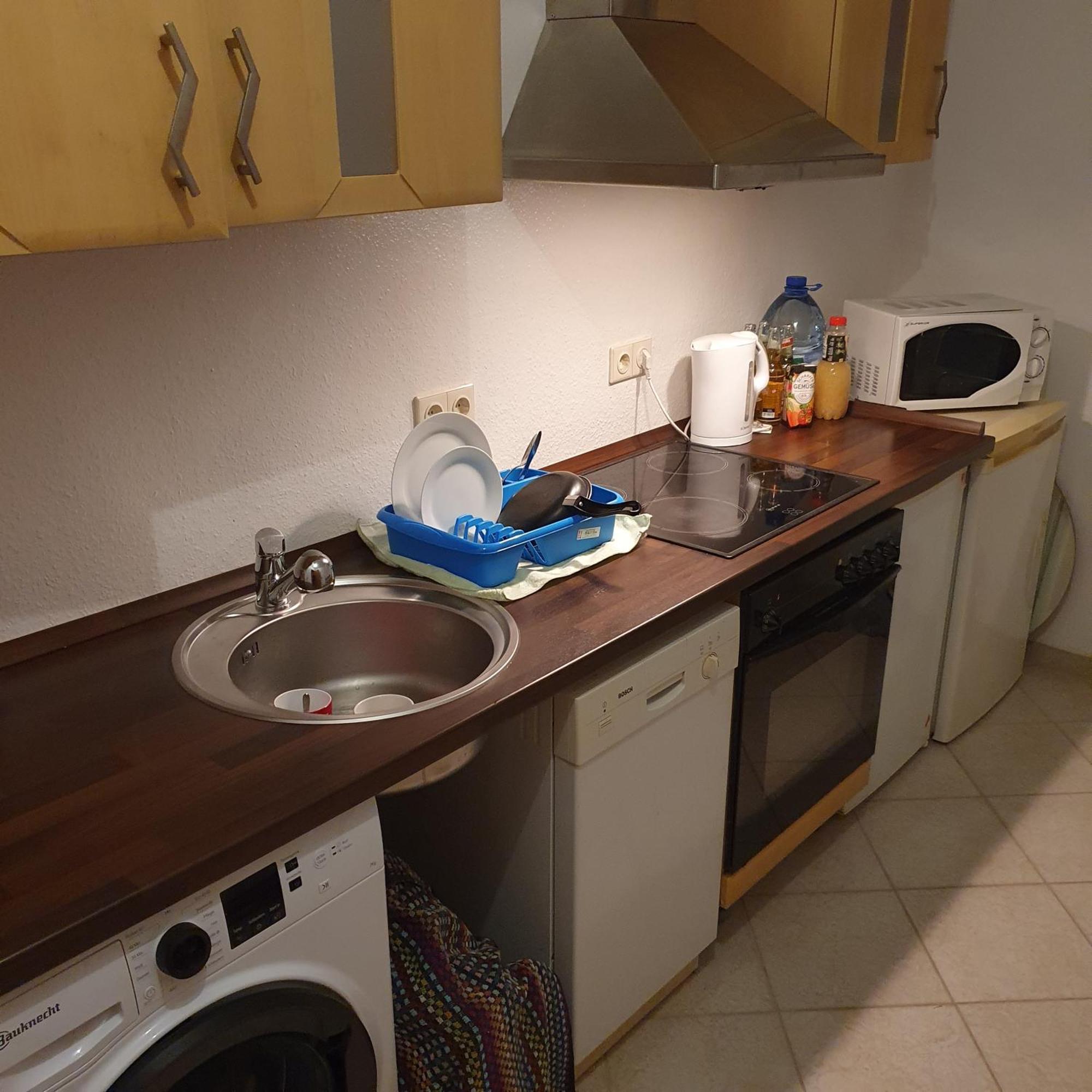 Halle, Top -Preise, 79 Qm Sd Fewo, Eg, Wahlweise Mit 1- 3 Dz, Tv Lounge, Kueche, Bad Wc Einfach Und Gut, Langzeitmieter Vb Preise Halle  Dış mekan fotoğraf